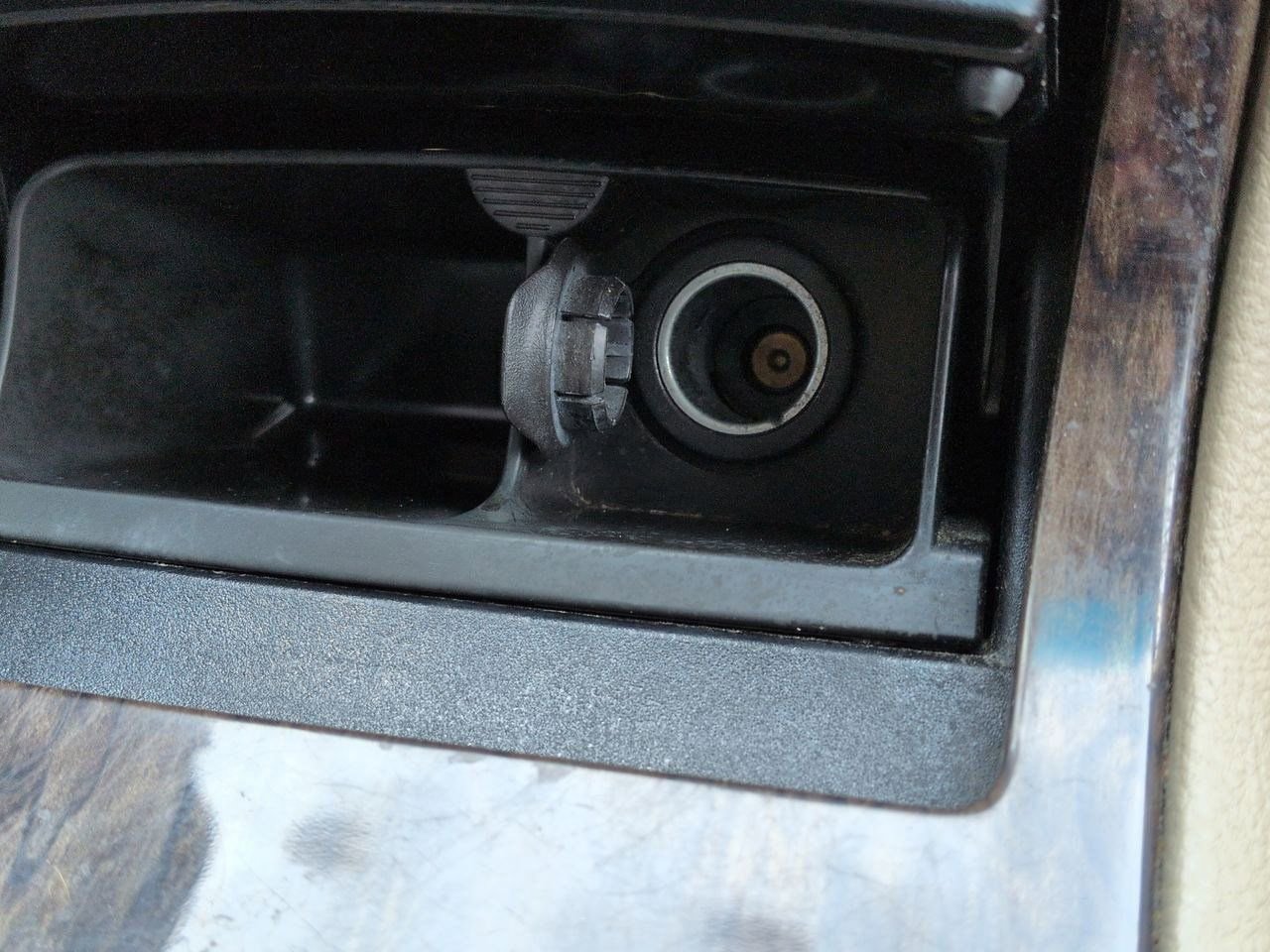 Thumbnail: 2008 Cadillac DTS - 25