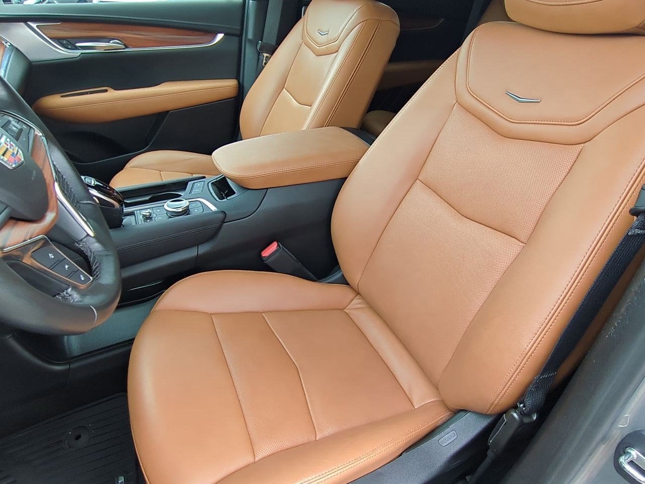 Thumbnail: 2024 Cadillac XT5 - 15