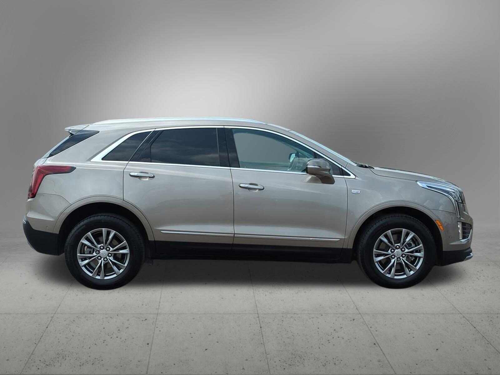 Thumbnail: 2023 Cadillac XT5 - 7