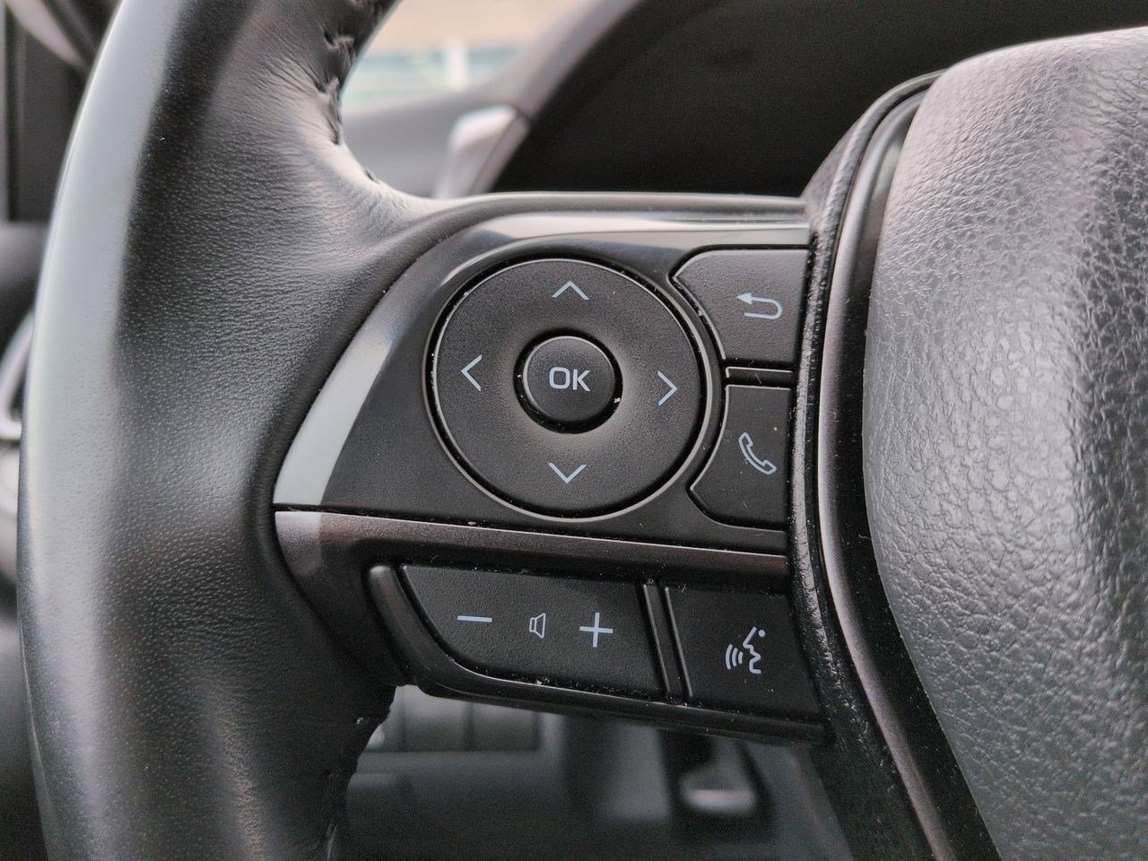 Thumbnail: 2023 Toyota Camry - 23