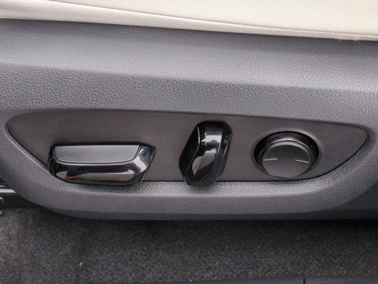 Thumbnail: 2023 Lexus RX - 16