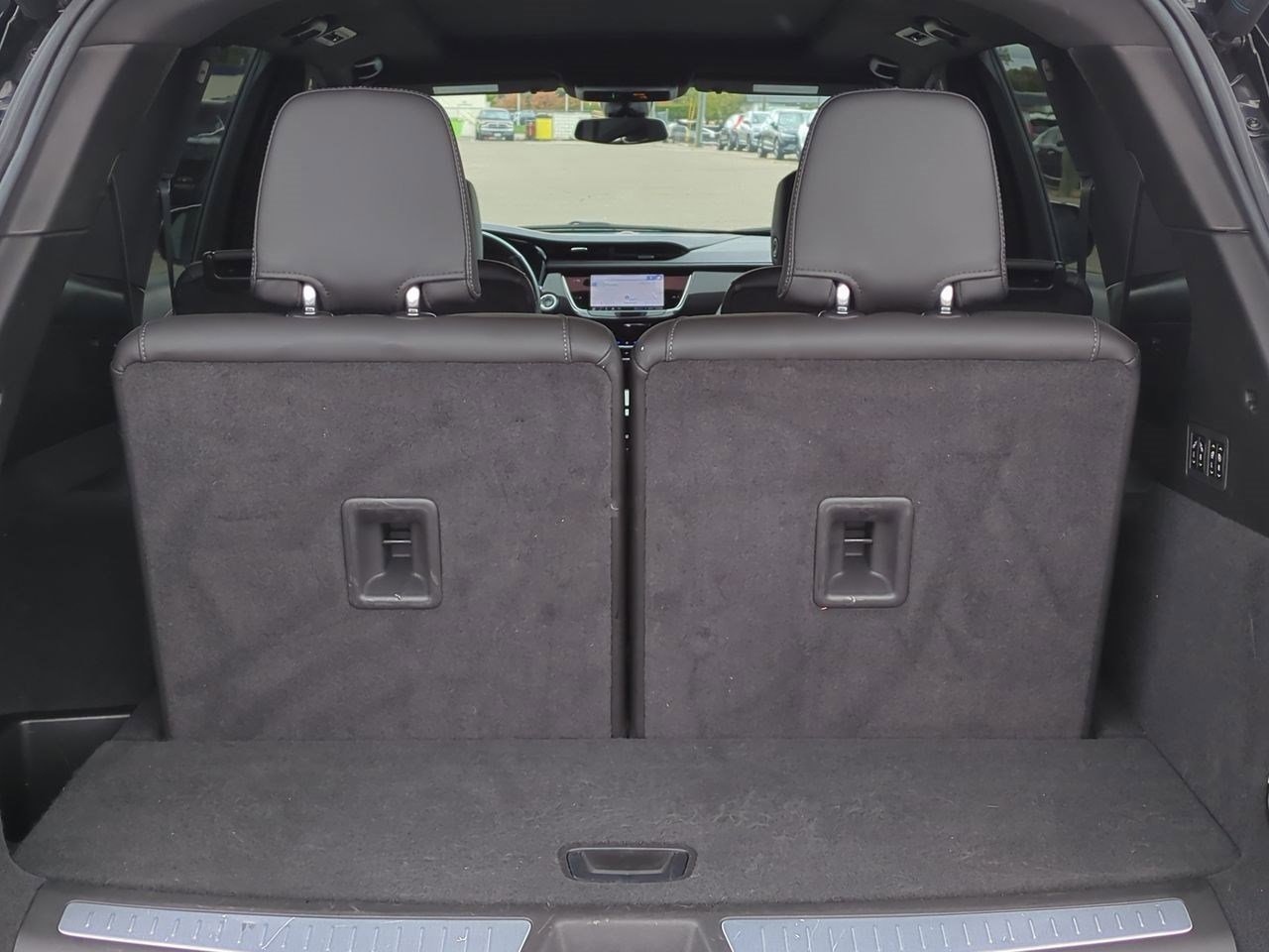 Thumbnail: 2024 Cadillac XT6 - 35