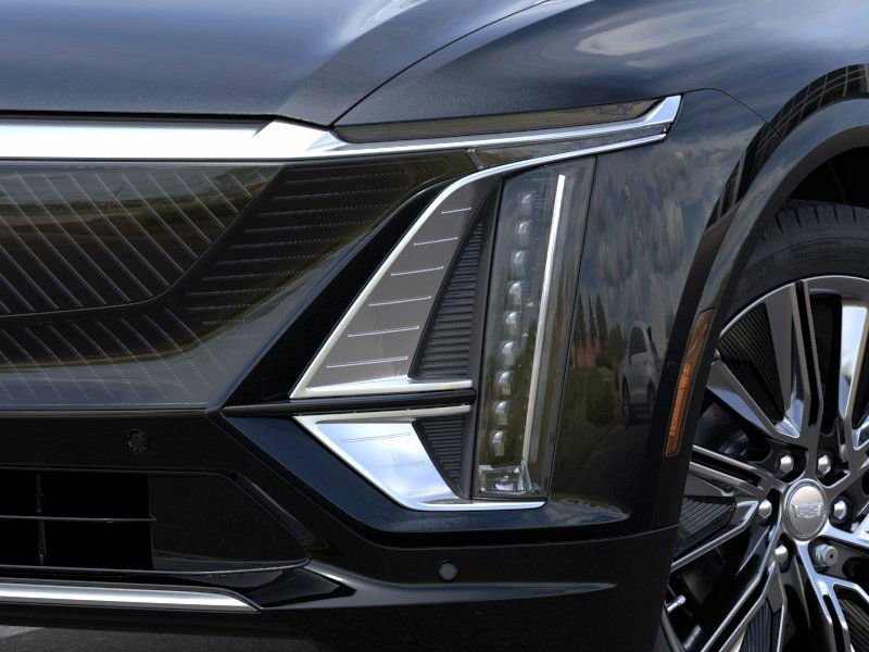 Thumbnail: 2025 Cadillac Lyriq - 10