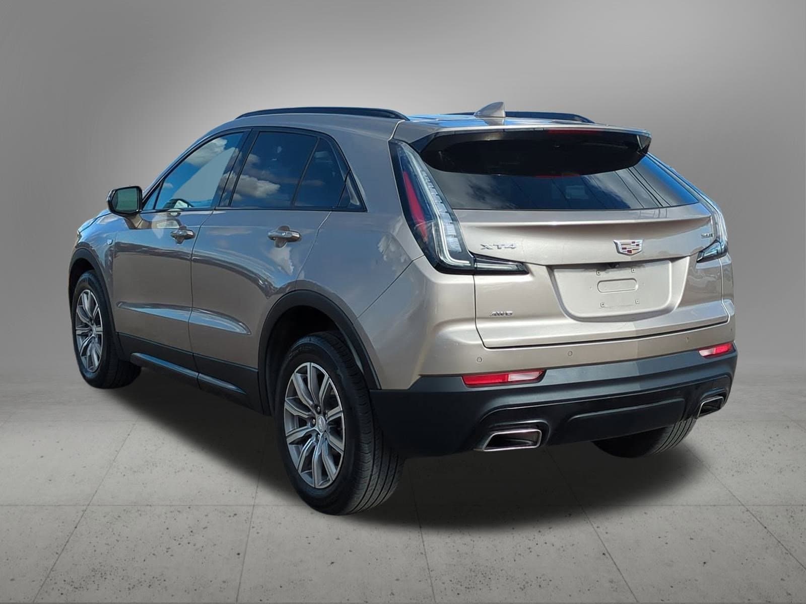 Thumbnail: 2023 Cadillac XT4 - 4