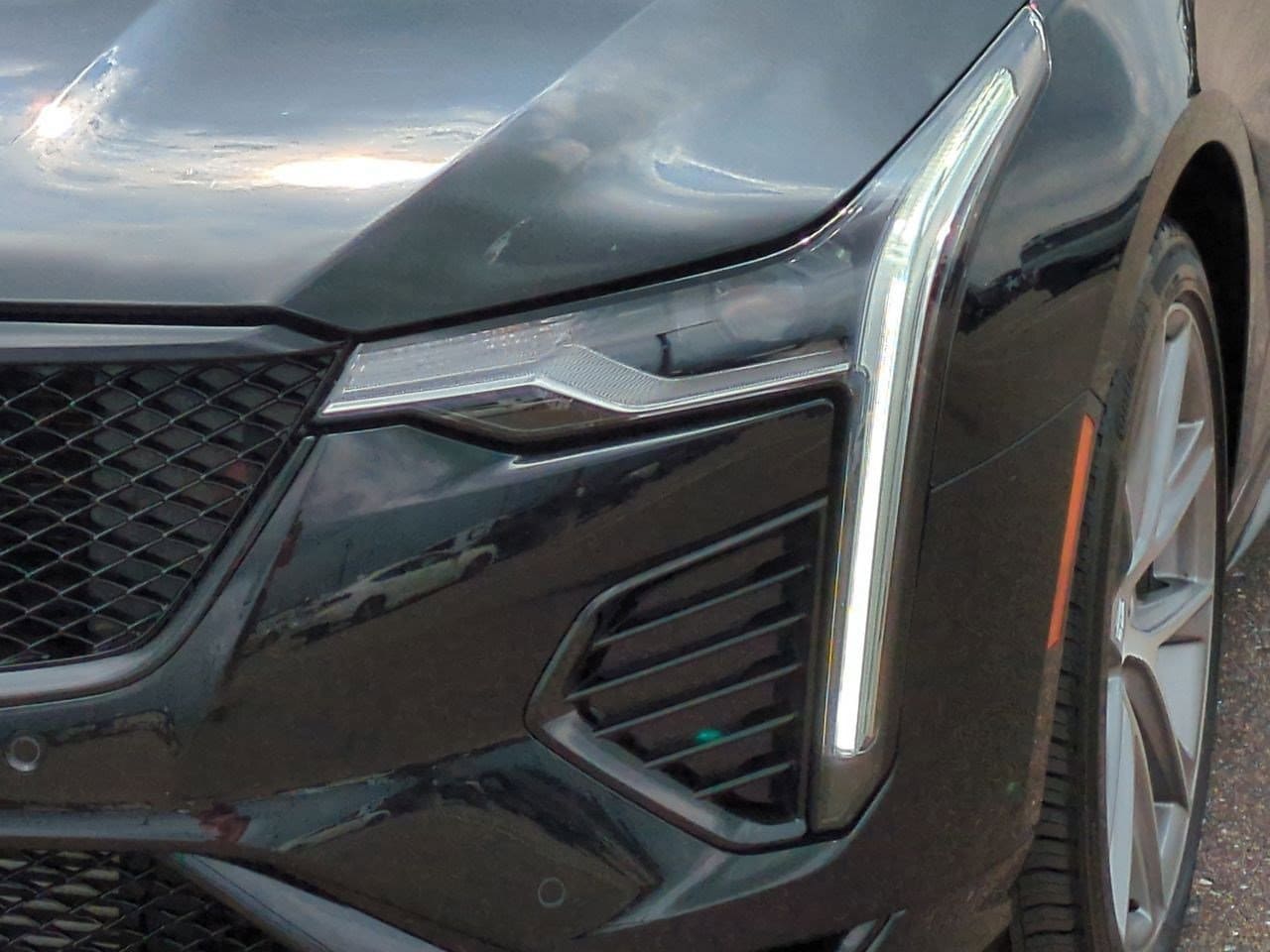 Thumbnail: 2023 Cadillac CT4 - 10