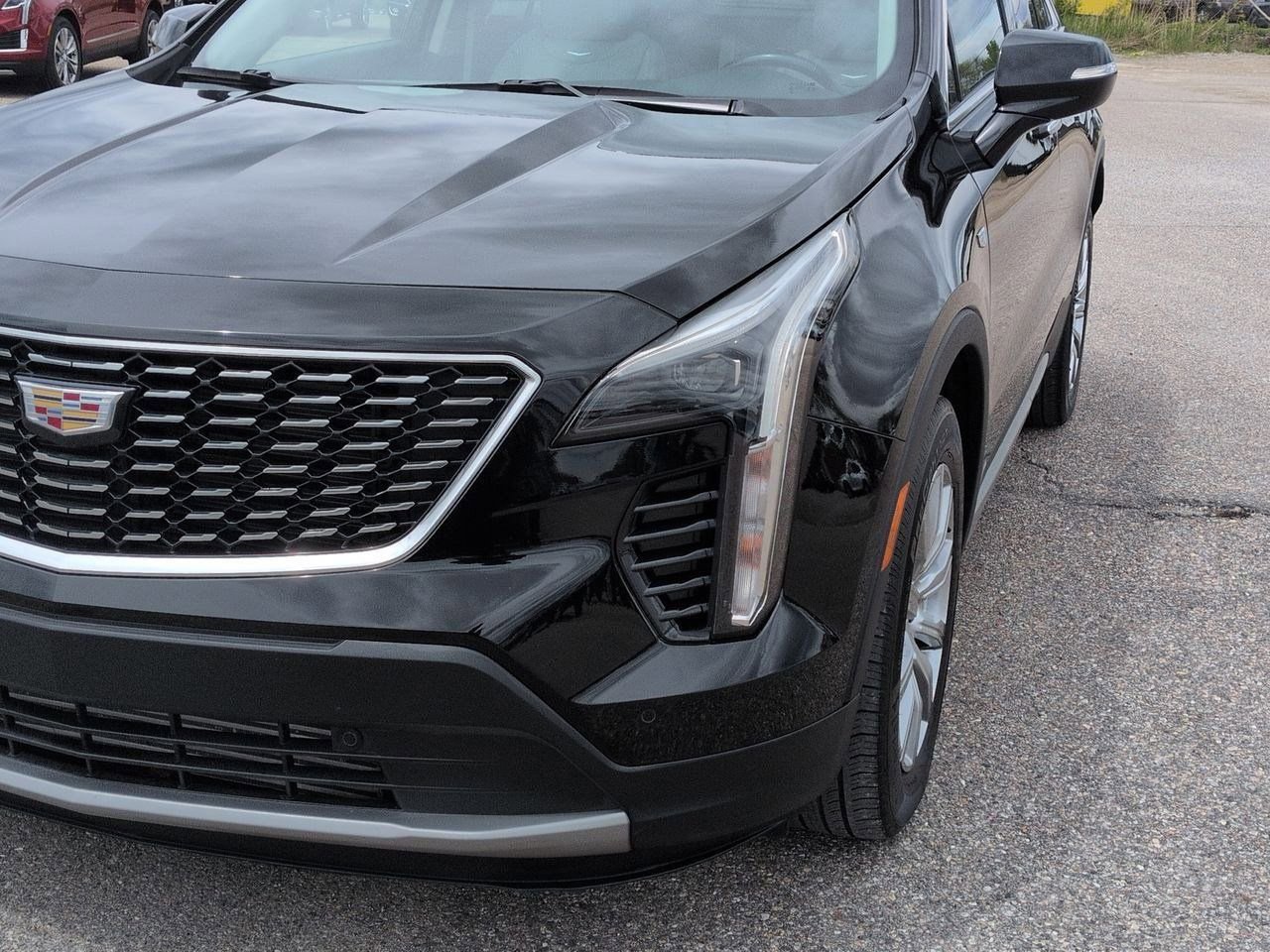 Thumbnail: 2023 Cadillac XT4 - 9