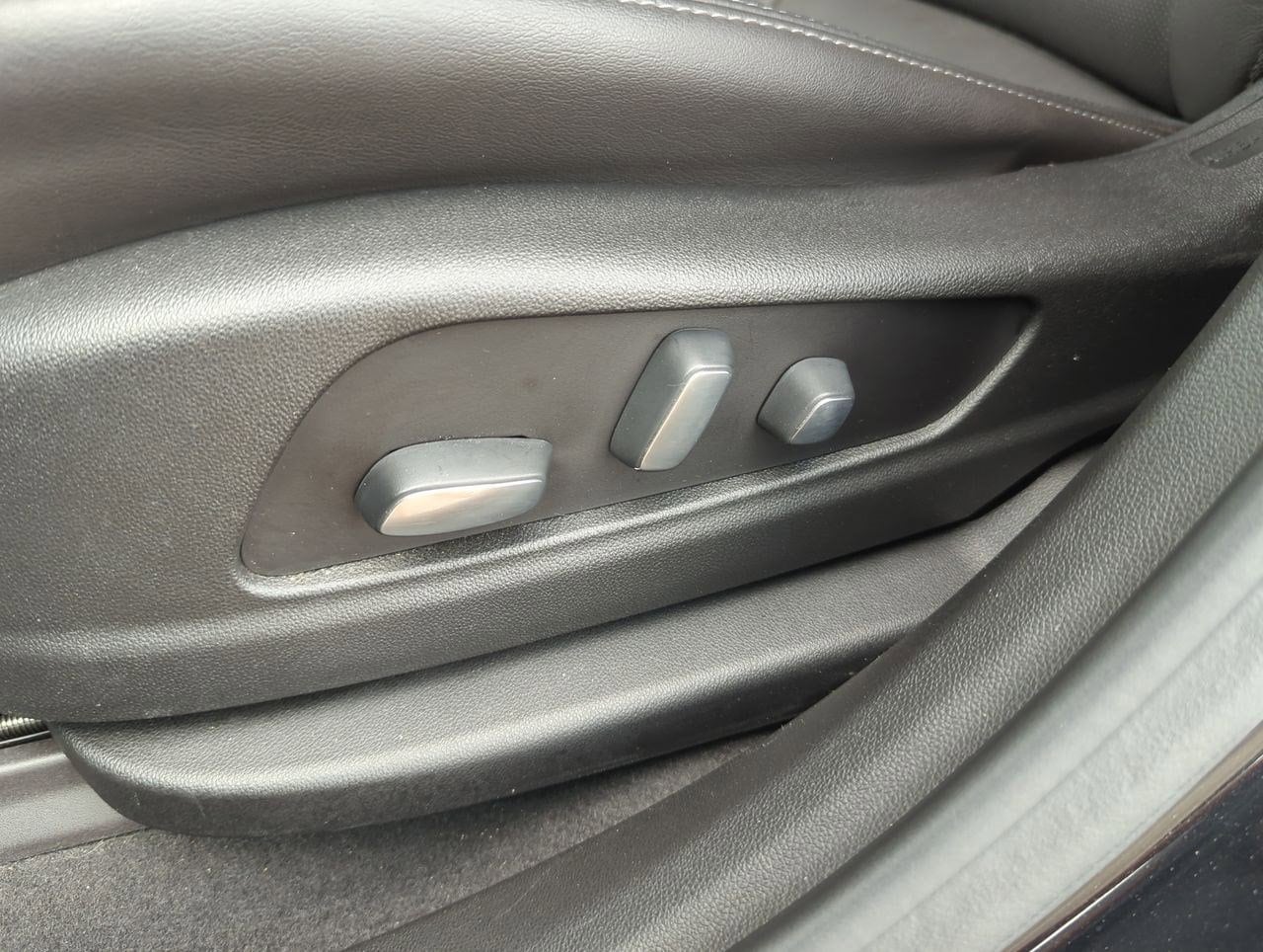 Thumbnail: 2020 Cadillac XT6 - 15