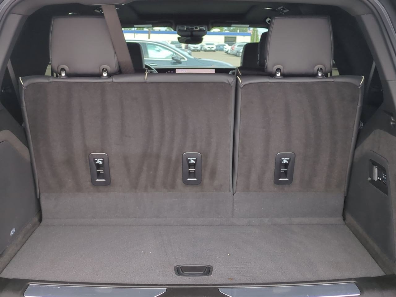 Thumbnail: 2025 Cadillac Escalade - 35