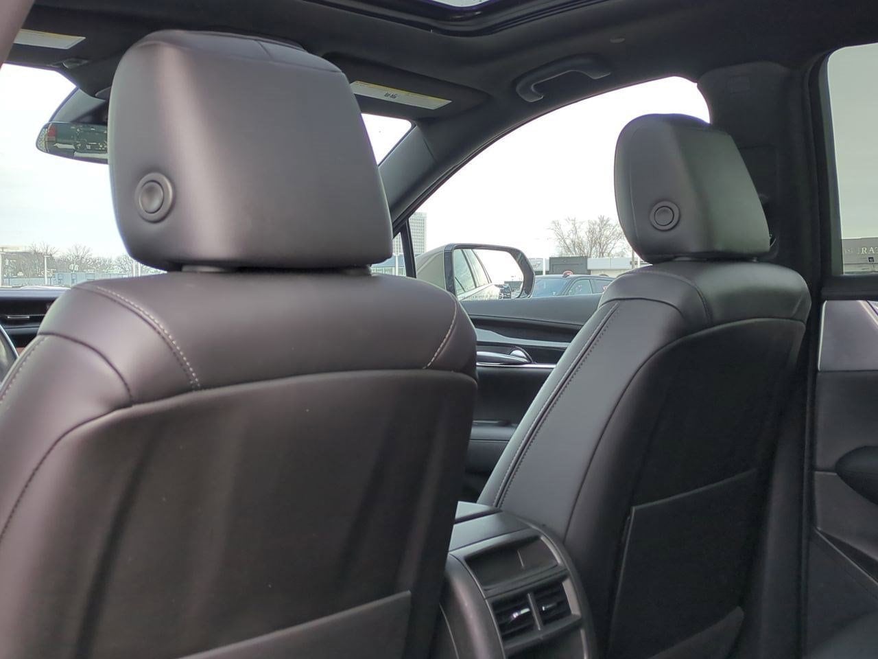 Thumbnail: 2023 Cadillac XT5 - 18