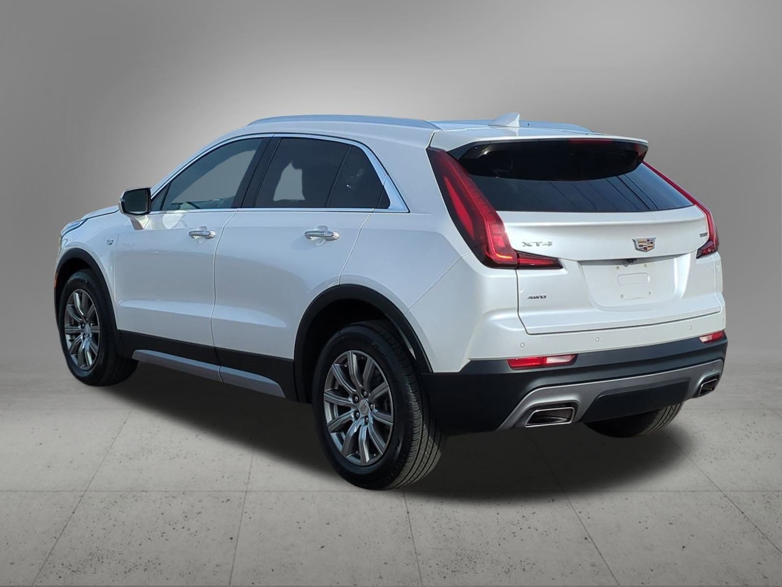 Thumbnail: 2021 Cadillac XT4 - 4