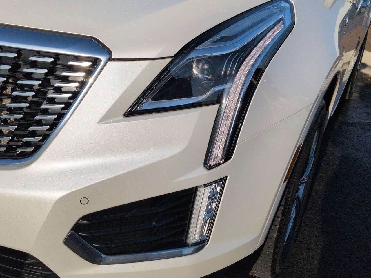 Thumbnail: 2023 Cadillac XT5 - 10