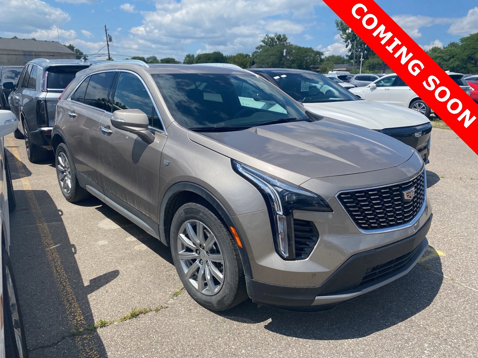 Thumbnail: 2023 Cadillac XT4 - 3