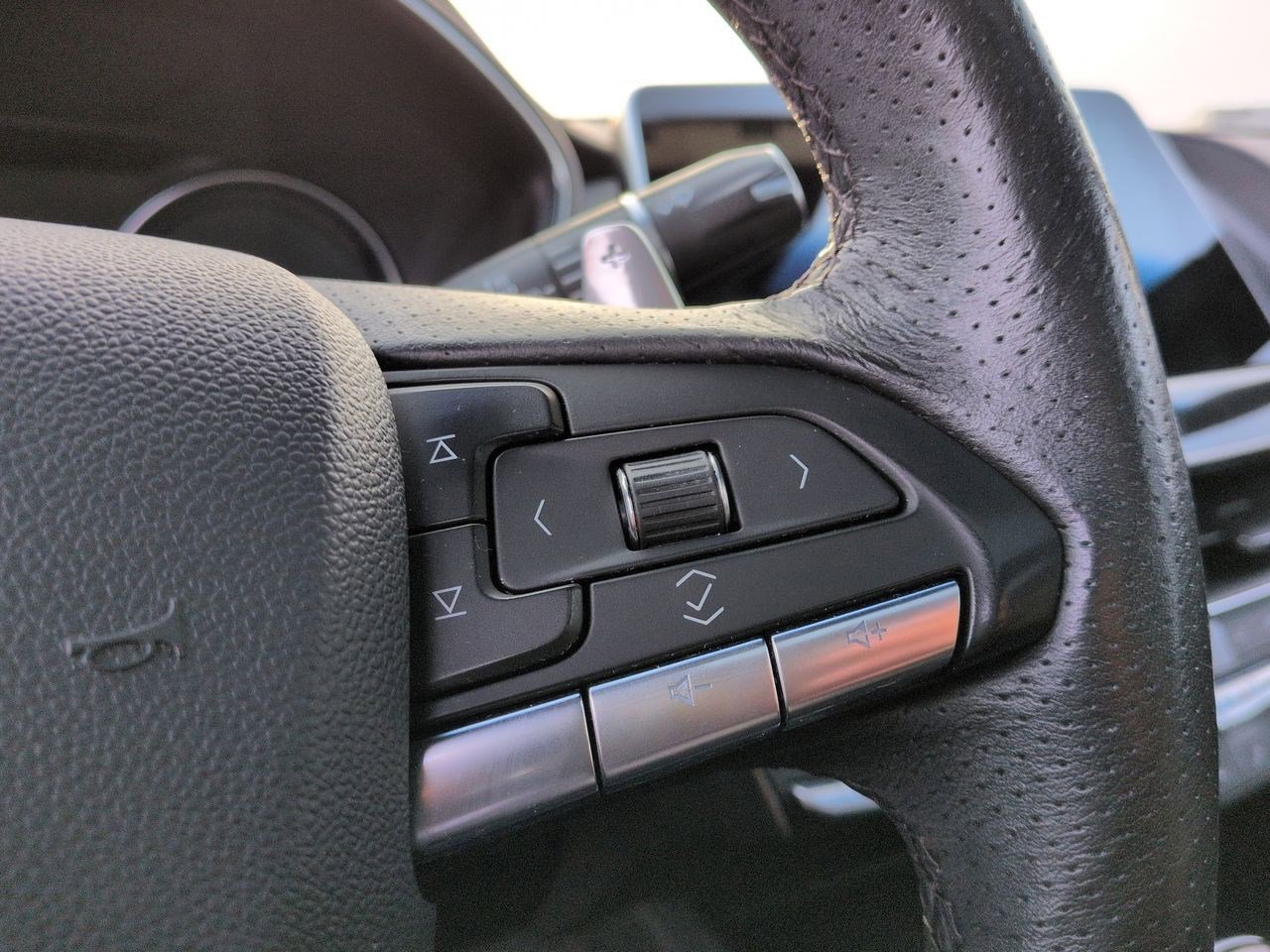 Thumbnail: 2023 Cadillac CT5 - 25