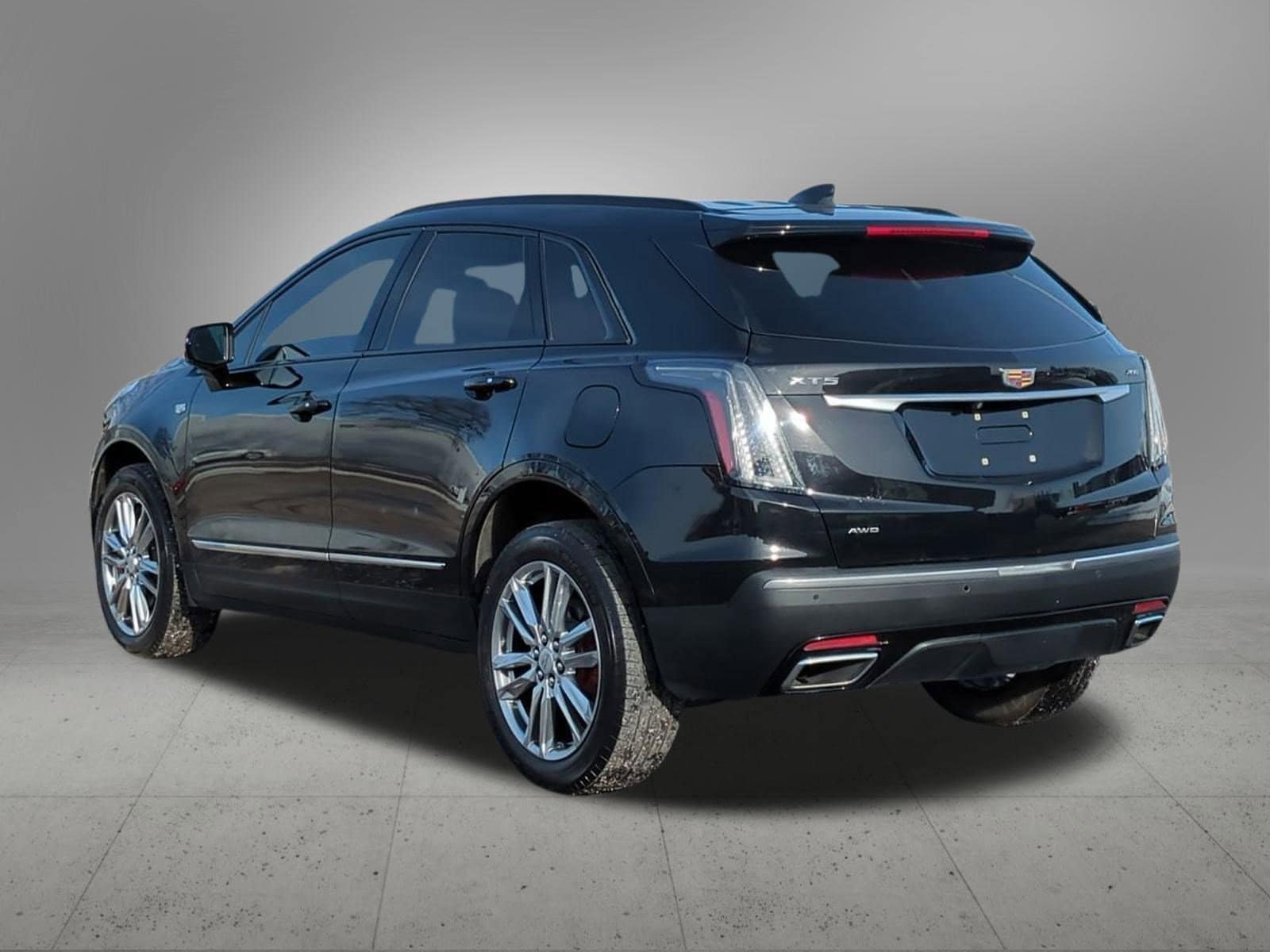 Thumbnail: 2023 Cadillac XT5 - 4