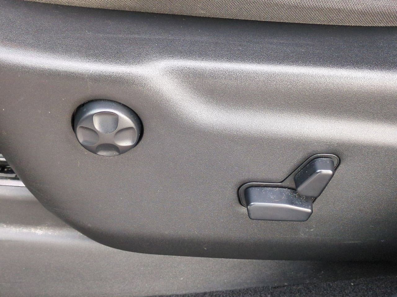 Thumbnail: 2020 Jeep Grand Cherokee - 17