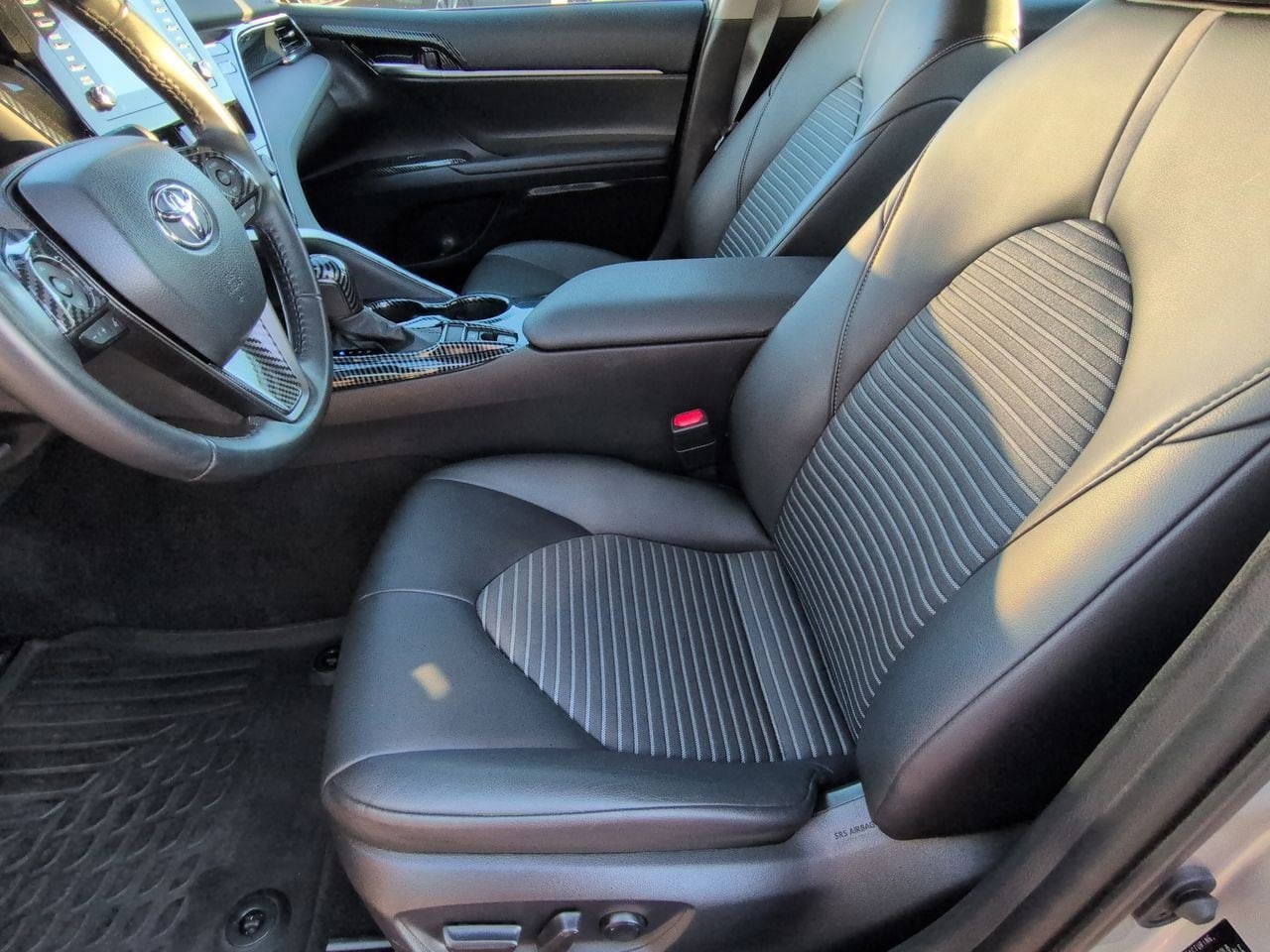 Thumbnail: 2021 Toyota Camry - 15