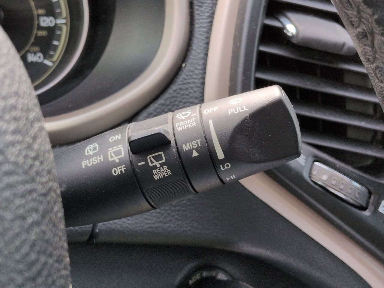 Thumbnail: 2015 Jeep Cherokee - 25