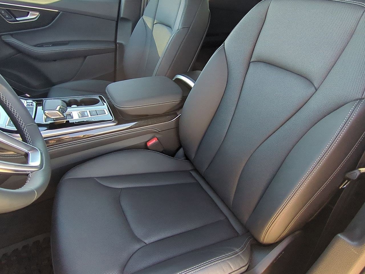 Thumbnail: 2025 Audi Q7 - 14