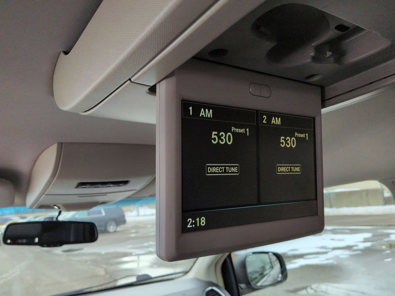 Thumbnail: 2015 Chrysler Town & Country - 34