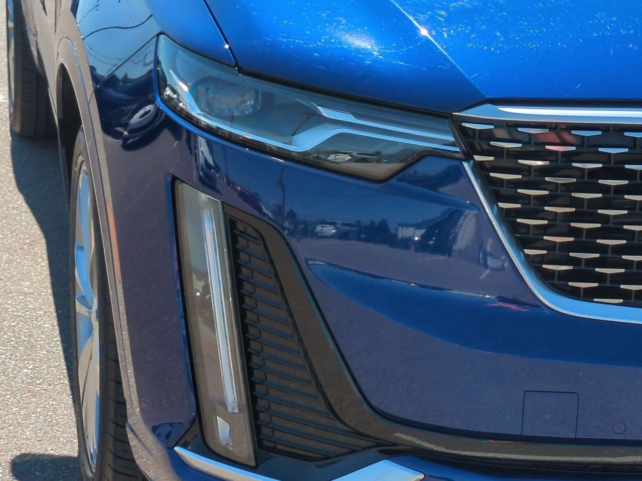 Thumbnail: 2023 Cadillac XT6 - 10
