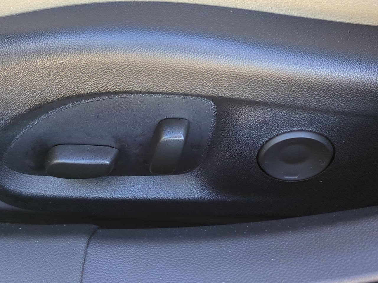 Thumbnail: 2023 Cadillac CT5 - 17