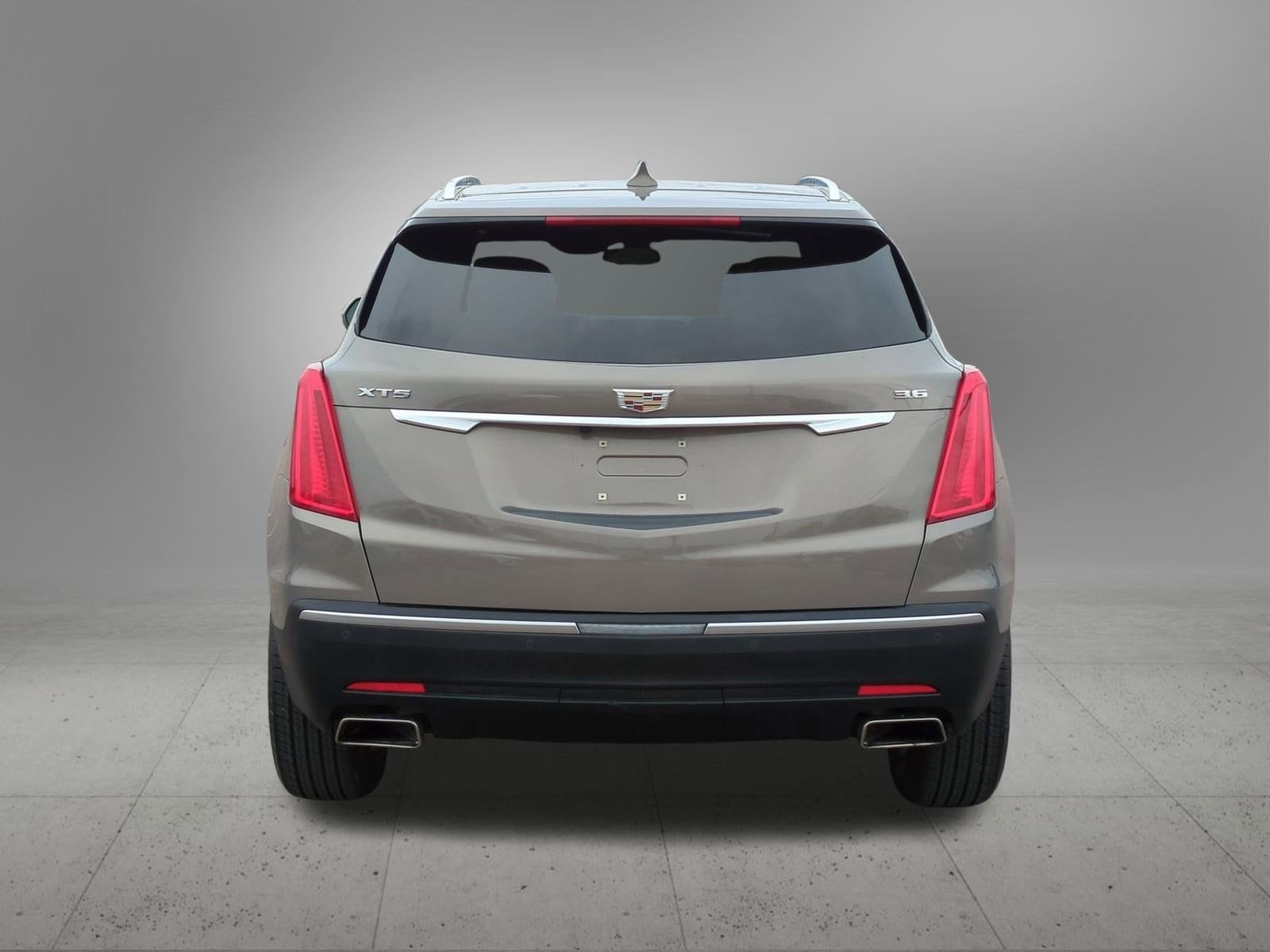 Thumbnail: 2022 Cadillac XT5 - 5