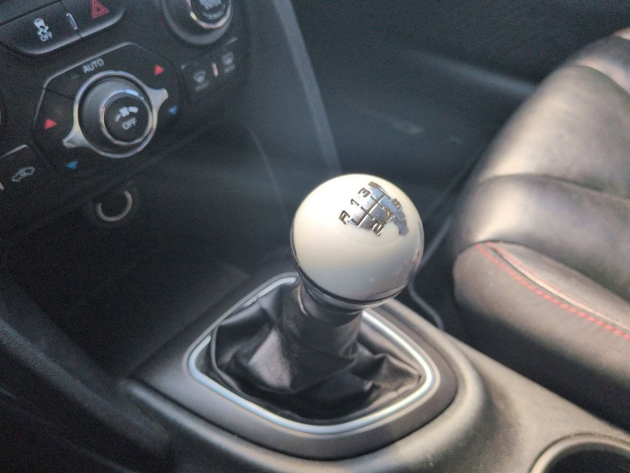 Thumbnail: 2015 Dodge Dart - 31