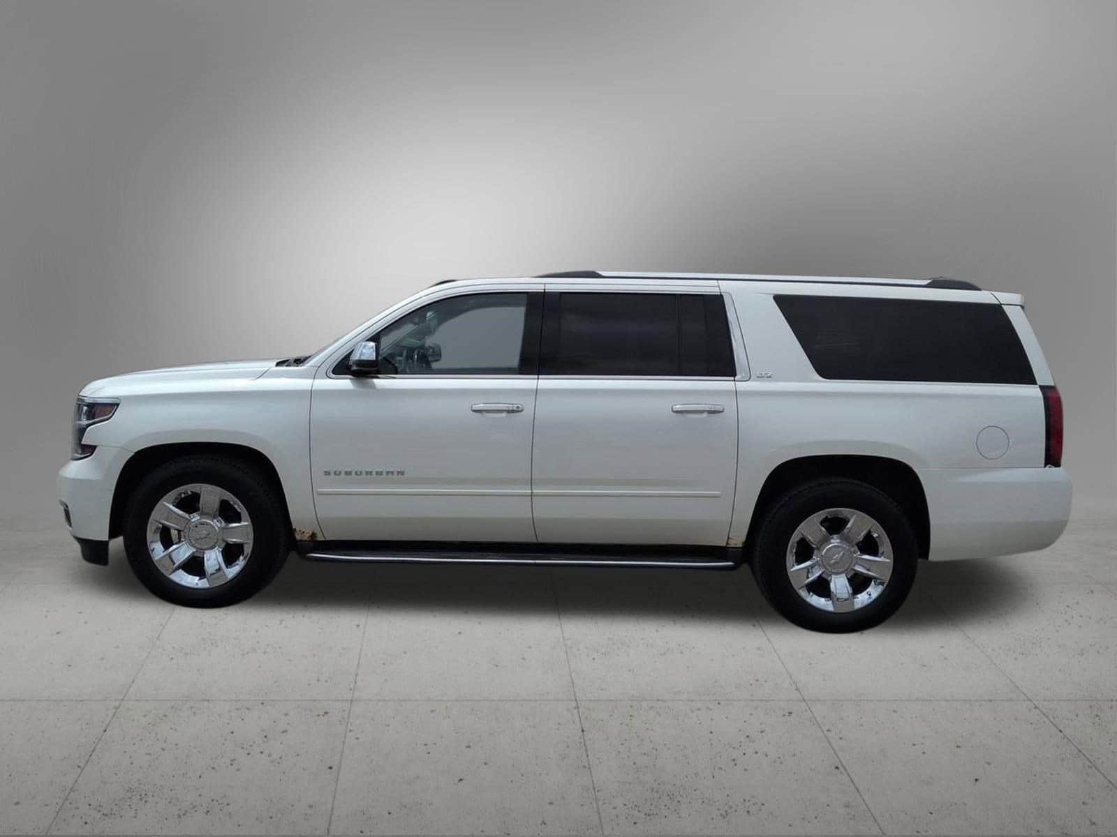 Thumbnail: 2015 Chevrolet Suburban - 3