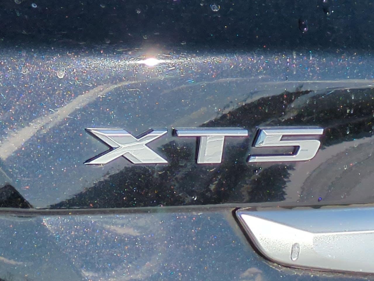 Thumbnail: 2023 Cadillac XT5 - 12