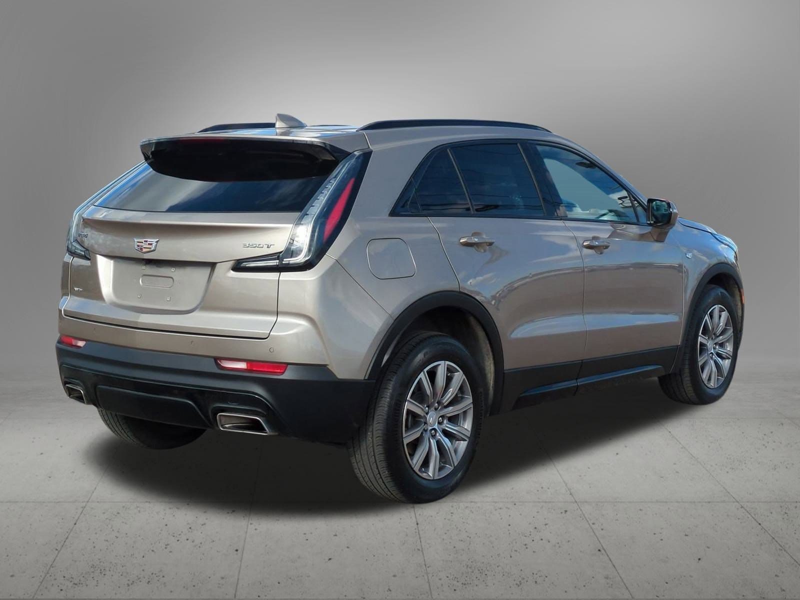 Thumbnail: 2023 Cadillac XT4 - 6