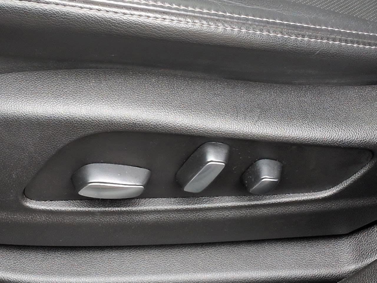 Thumbnail: 2024 Cadillac XT6 - 17