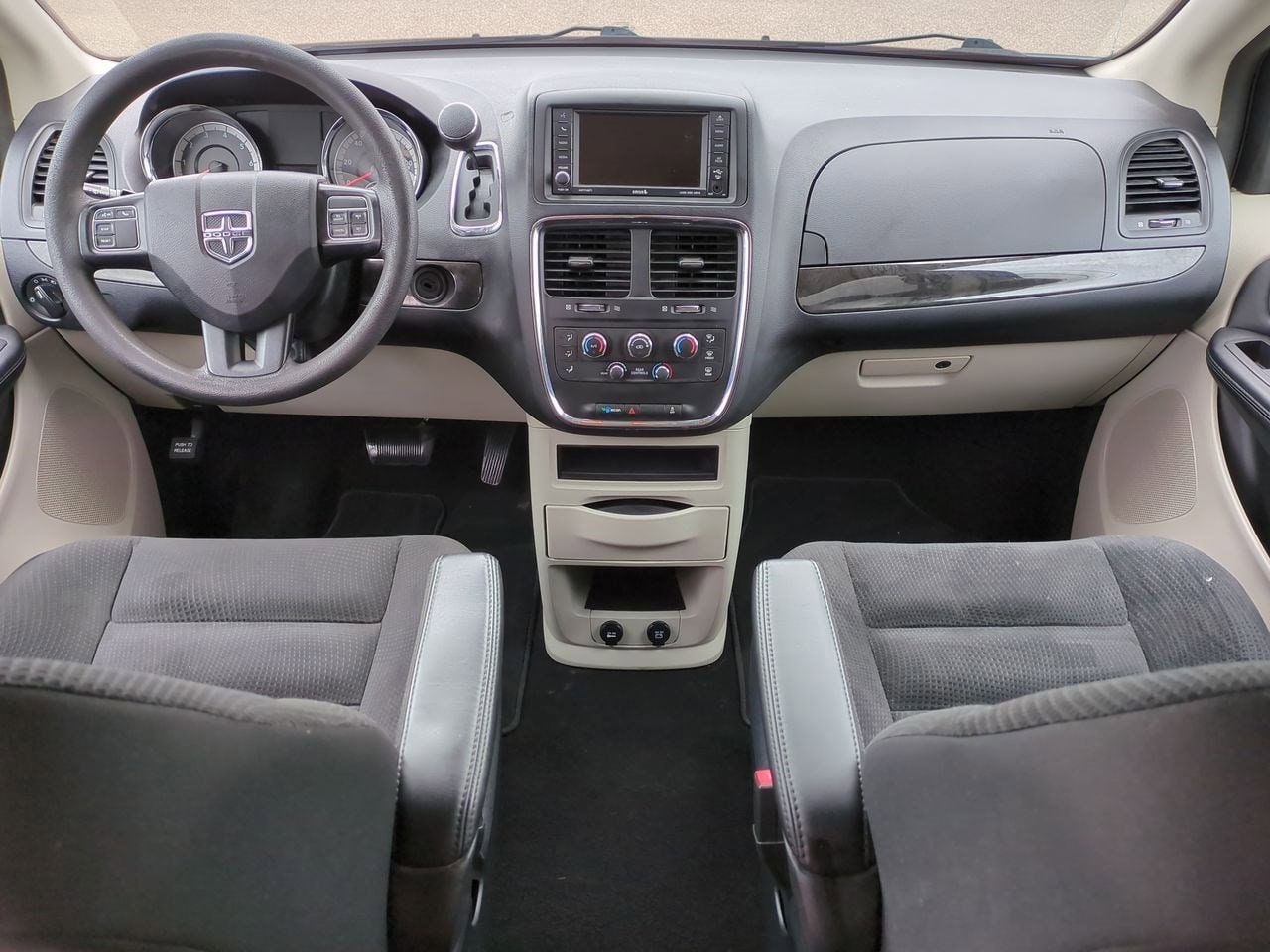 Thumbnail: 2019 Dodge Grand Caravan - 13