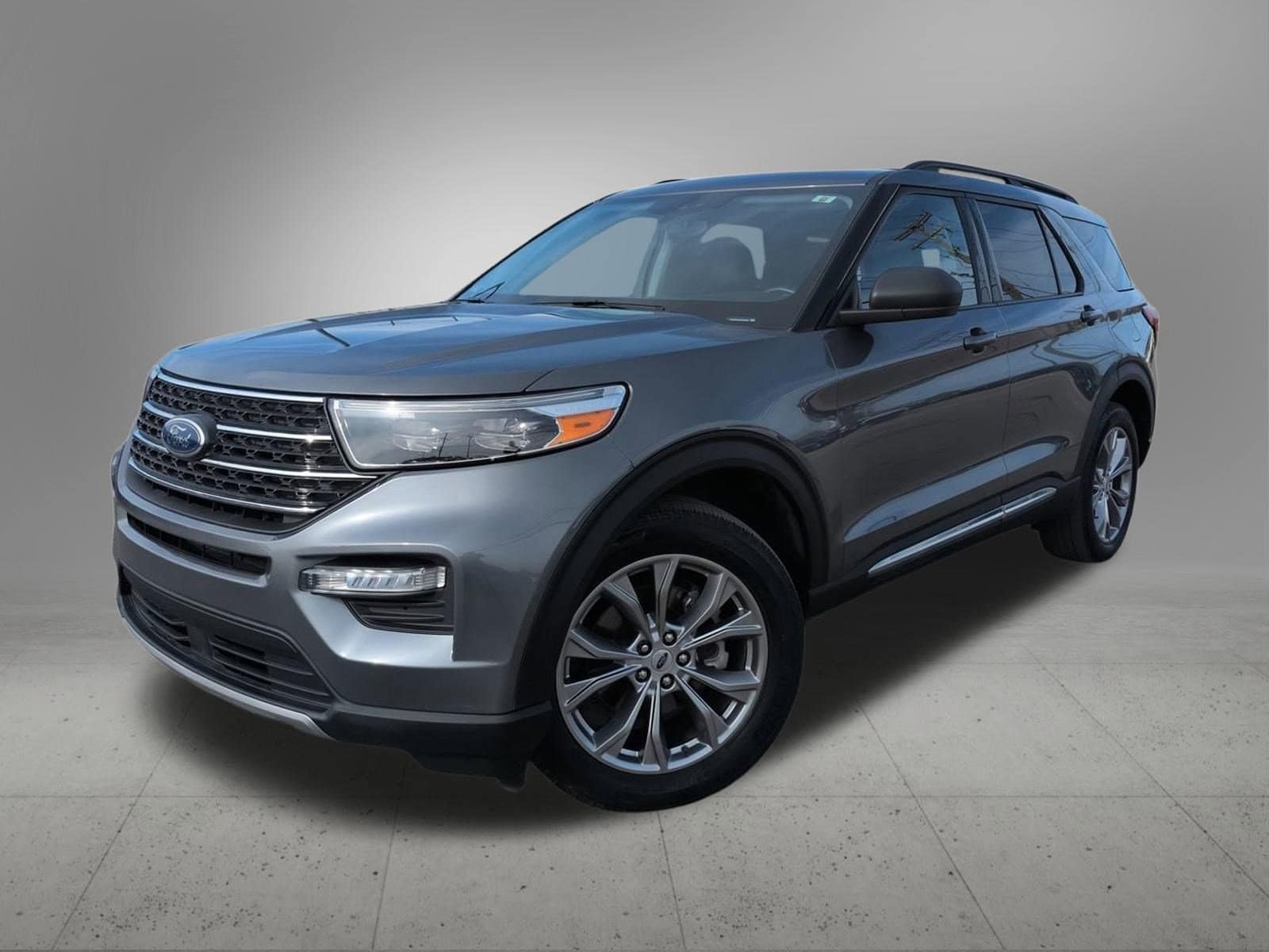 2022 Ford Explorer XLT's photo