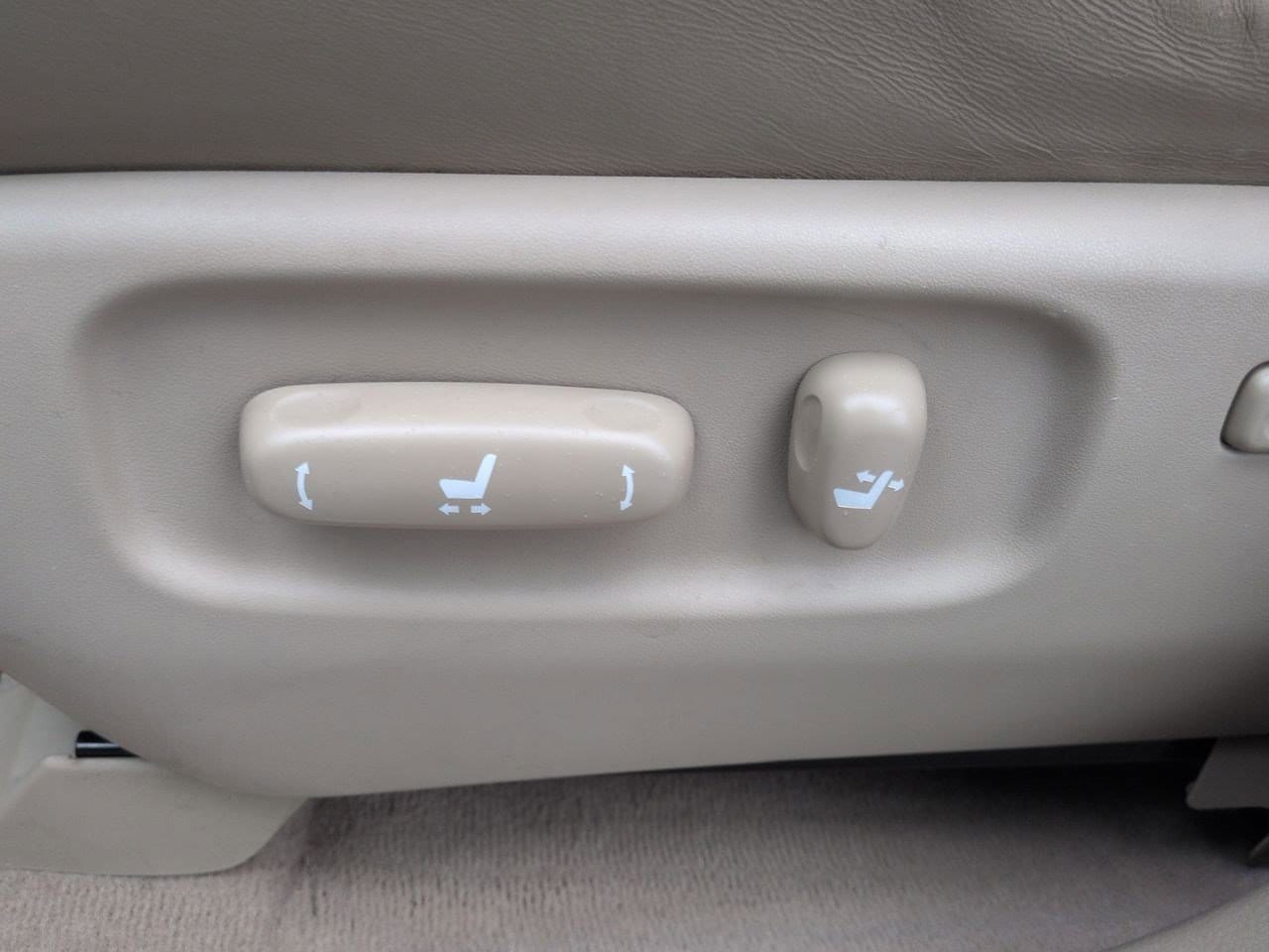 Thumbnail: 2005 Lexus RX - 16