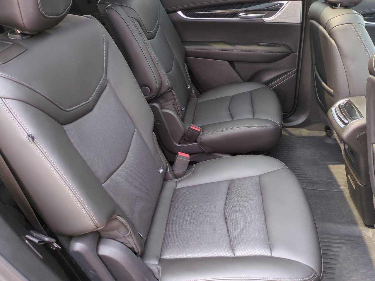 Thumbnail: 2023 Cadillac XT6 - 20