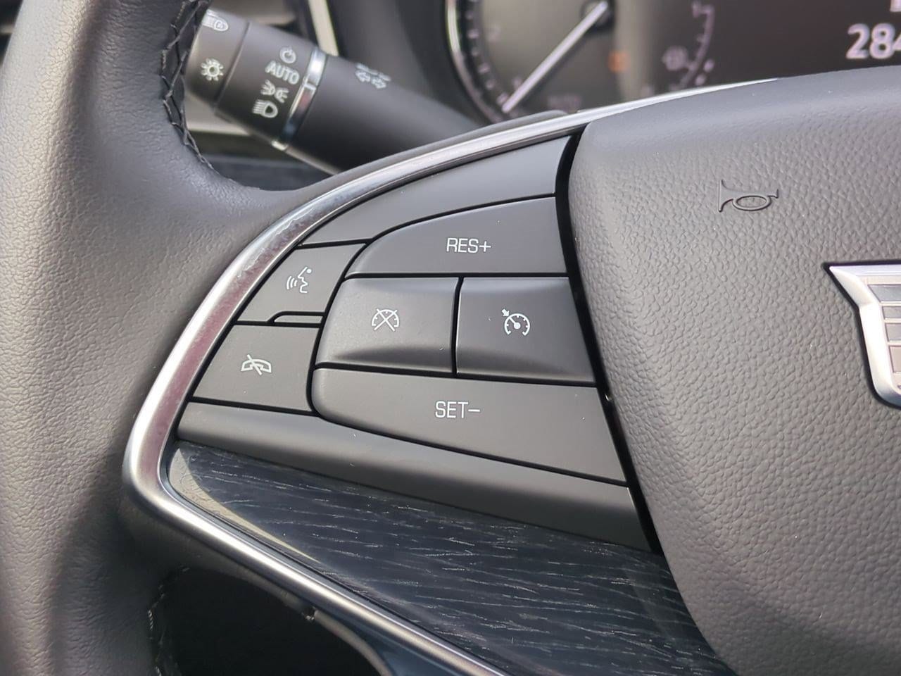 Thumbnail: 2023 Cadillac XT5 - 25