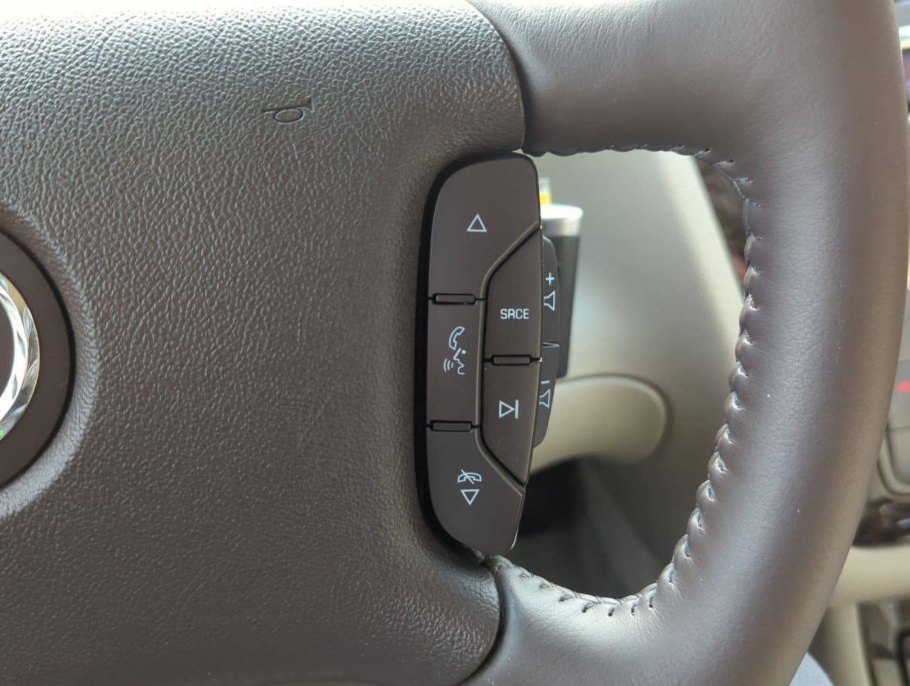 Thumbnail: 2009 Cadillac DTS - 23