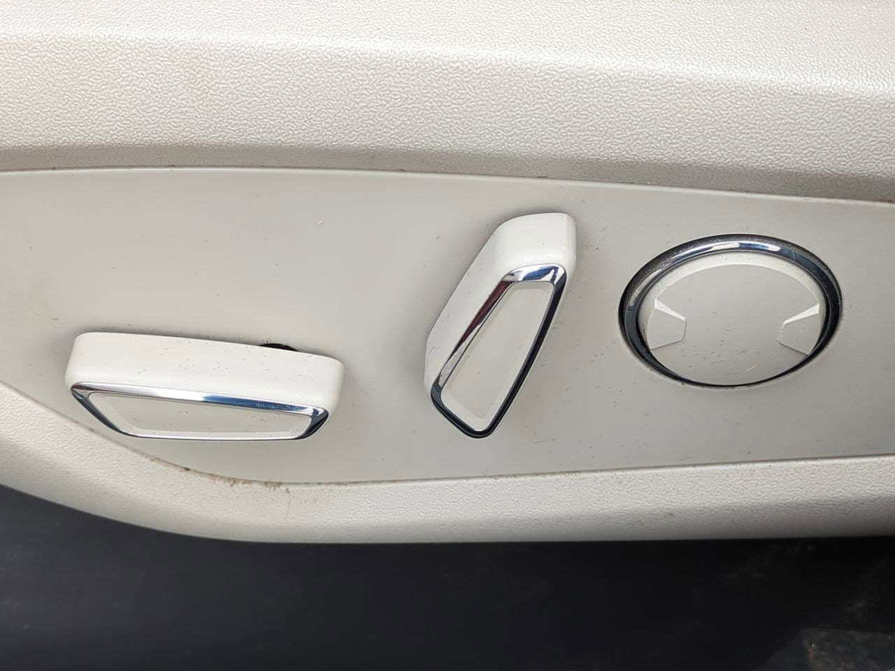 Thumbnail: 2016 Lincoln MKX - 15