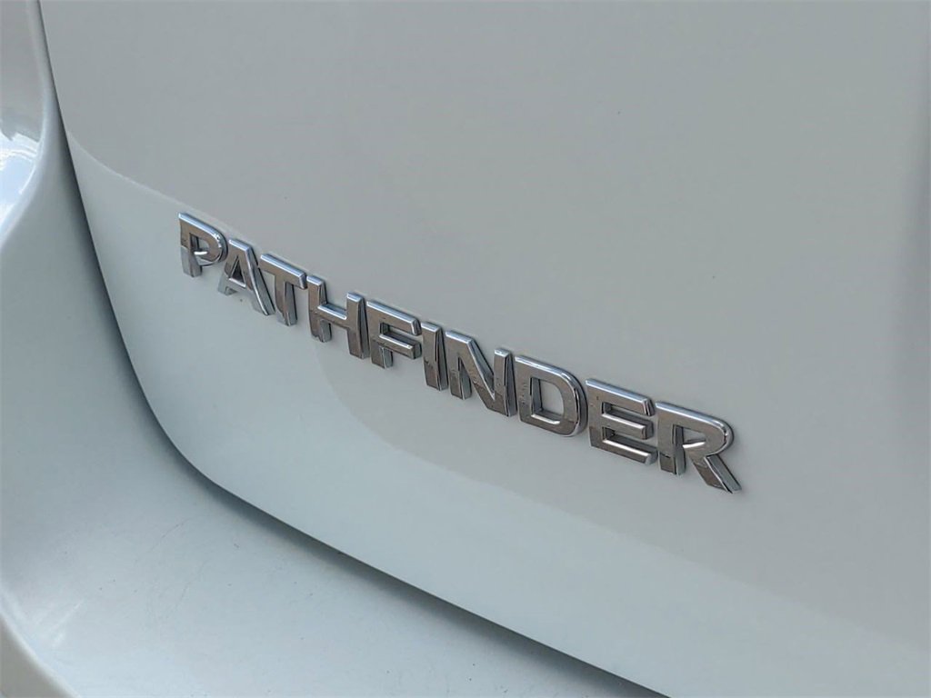 2017 Nissan Pathfinder Platinum 11