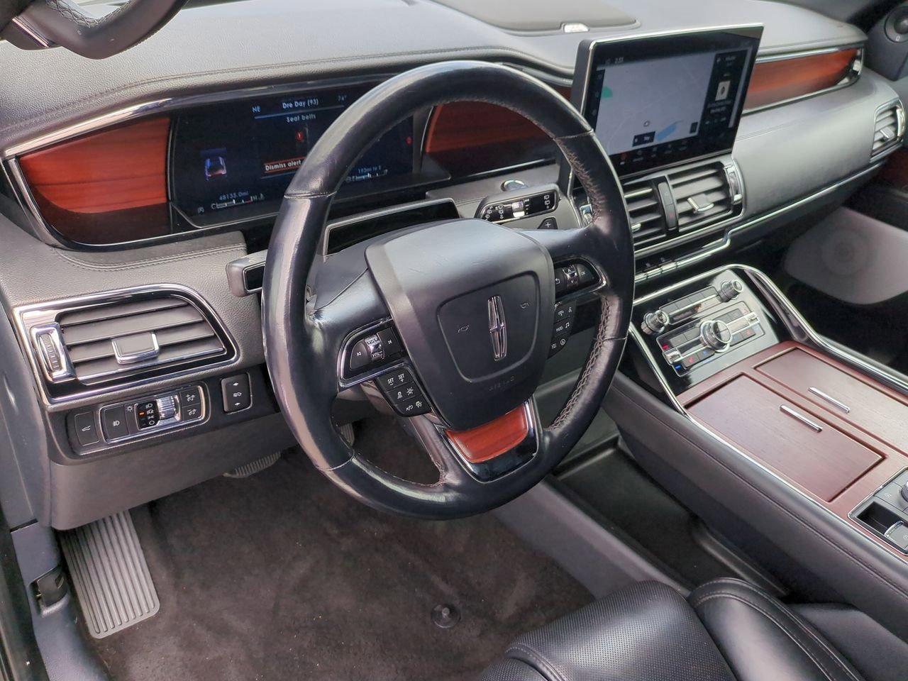 Thumbnail: 2022 Lincoln Navigator L - 2