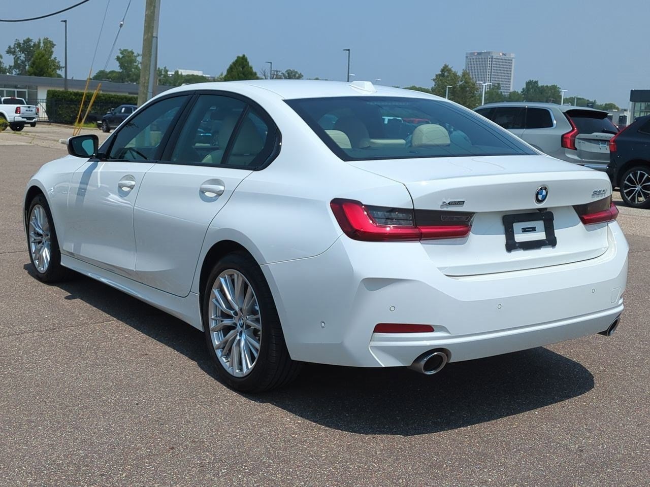Thumbnail: 2023 BMW 3 Series - 4