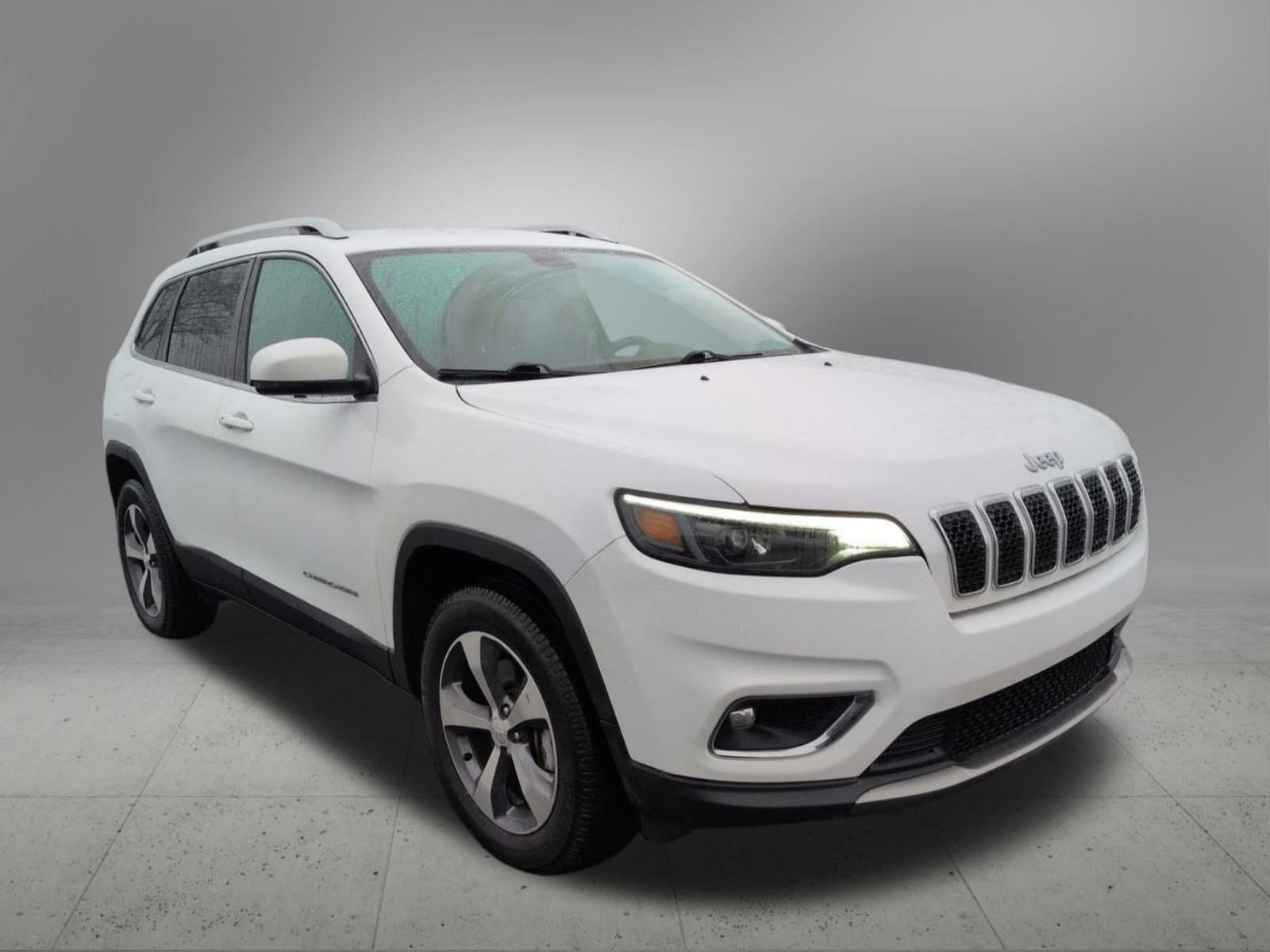 Thumbnail: 2020 Jeep Cherokee - 8