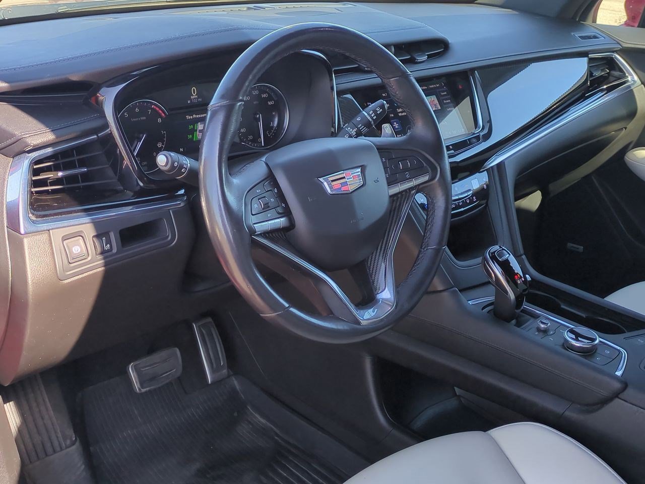 2021 Cadillac XT6 Sport photo 2