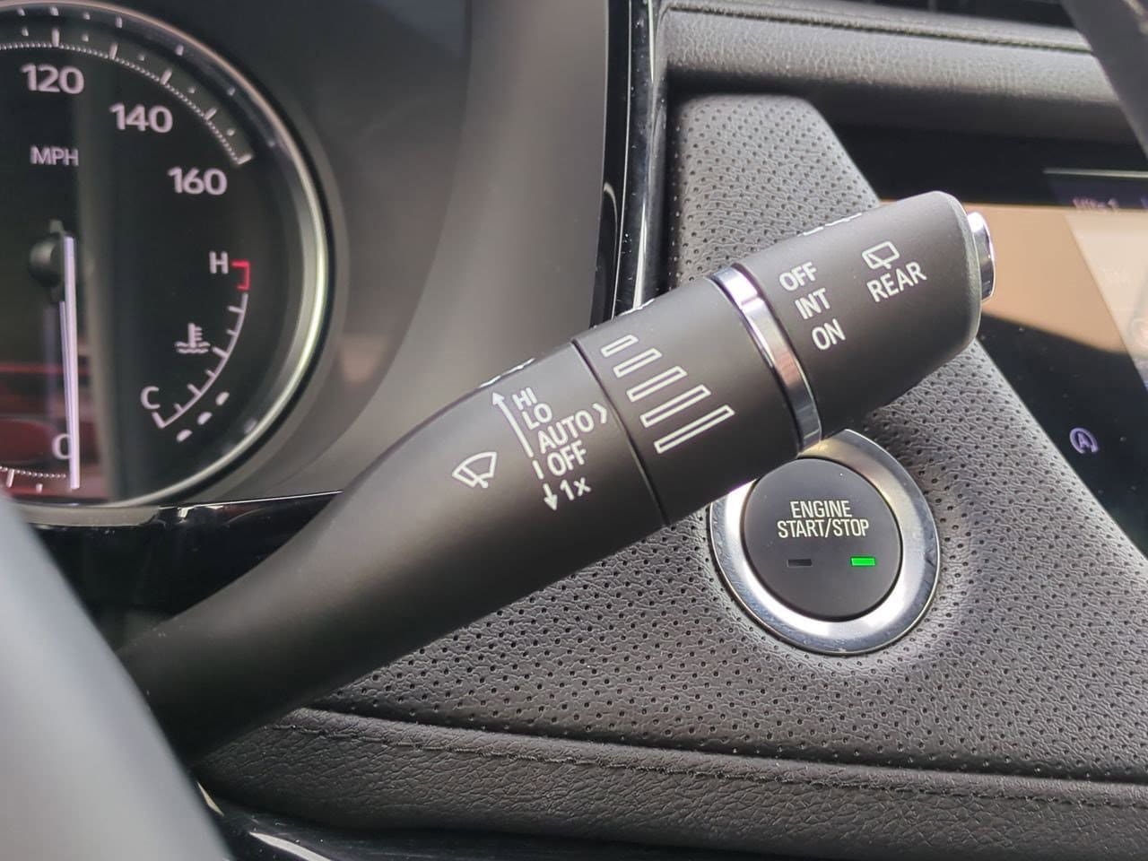 Thumbnail: 2023 Cadillac XT5 - 27