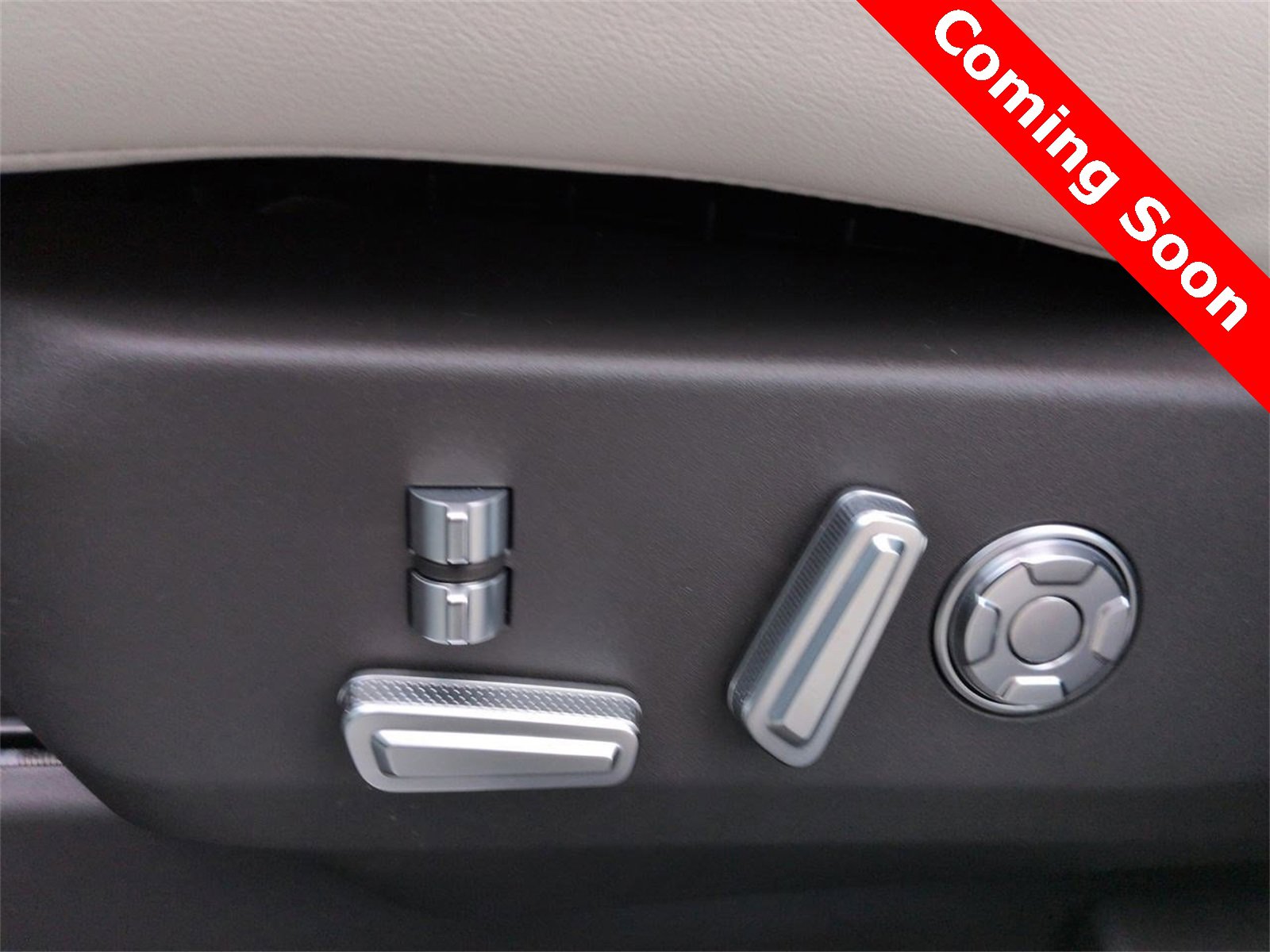 Thumbnail: 2024 Lincoln Nautilus - 16