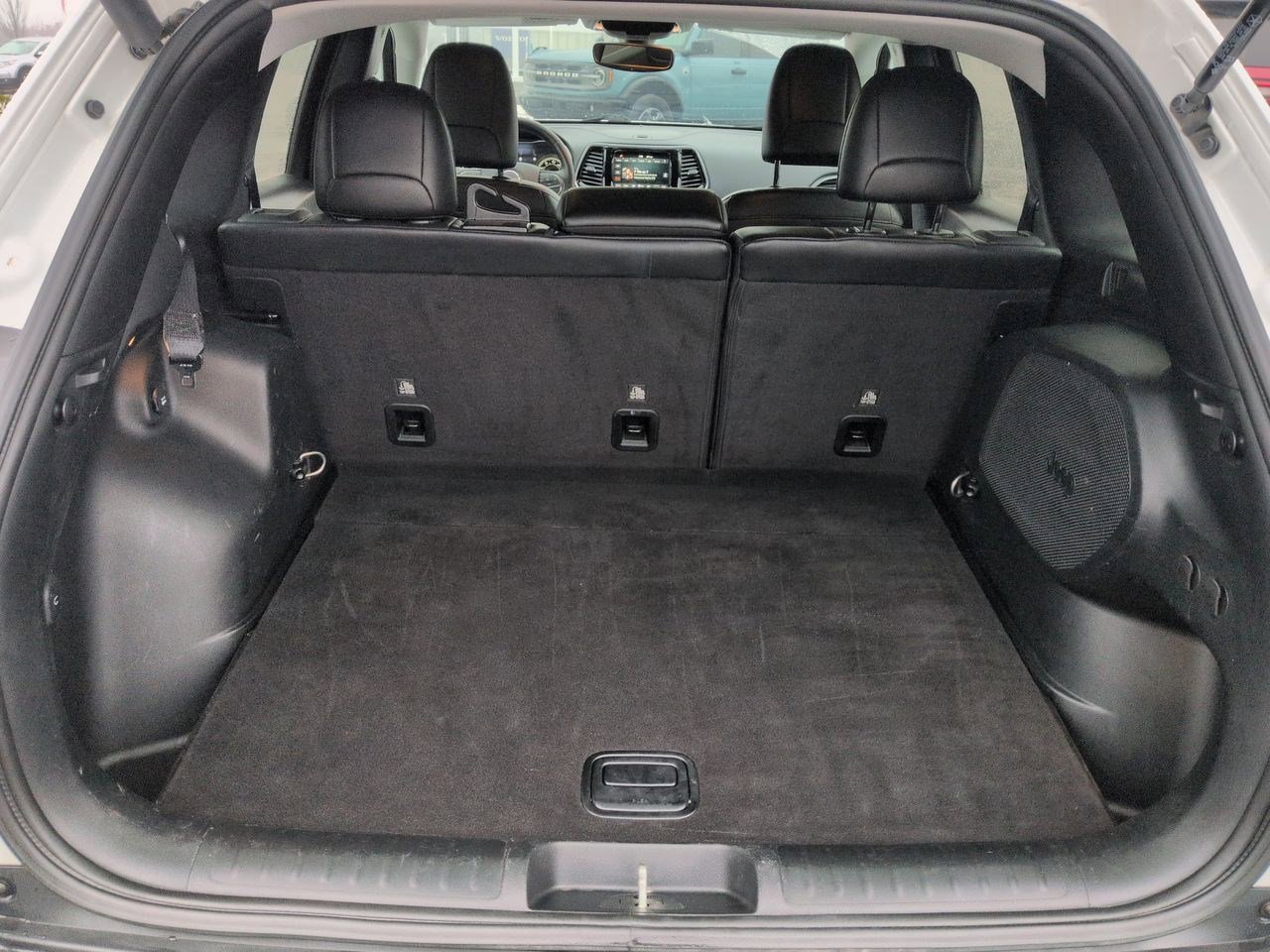 Thumbnail: 2020 Jeep Cherokee - 32