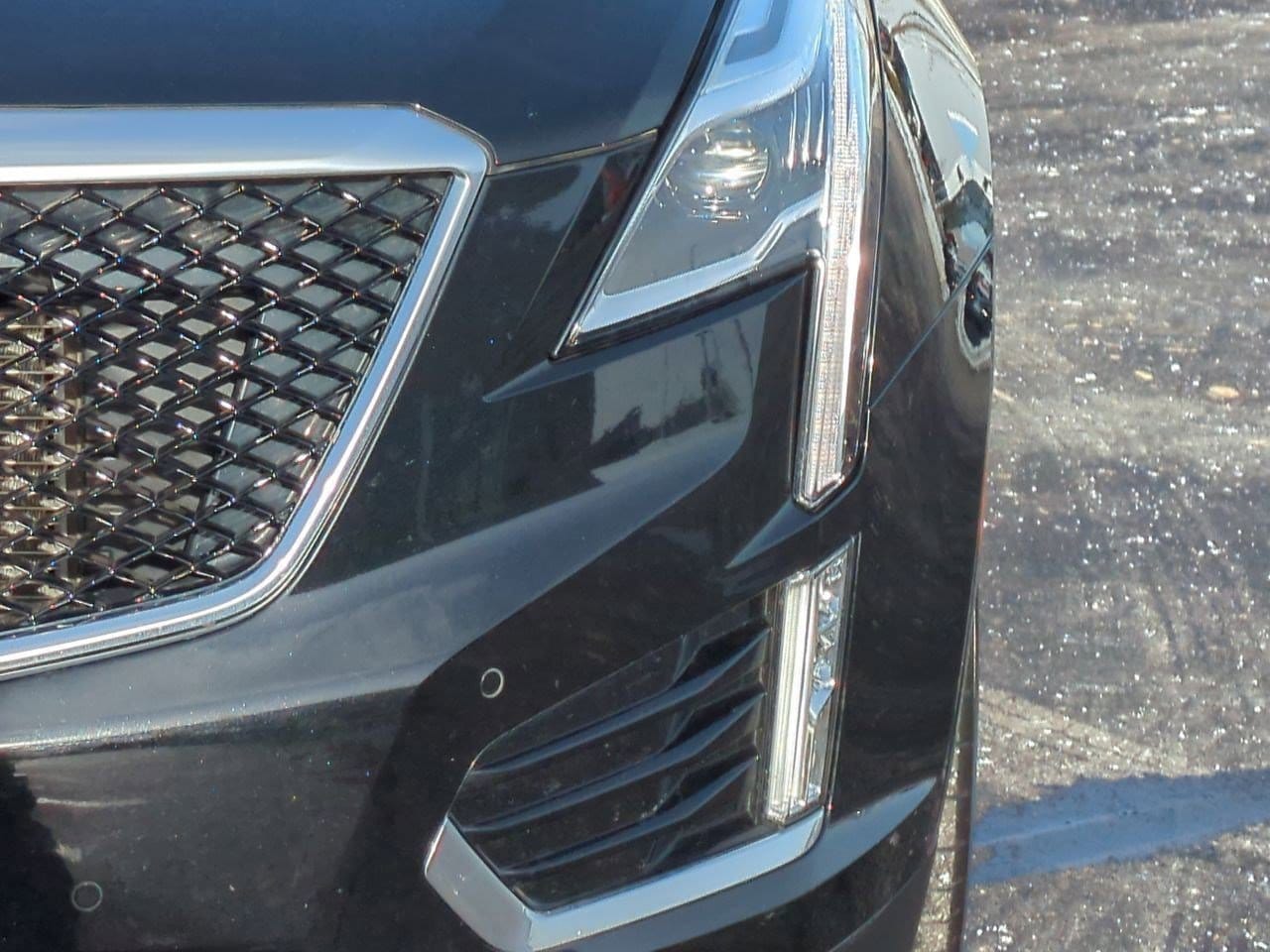 Thumbnail: 2023 Cadillac XT5 - 10