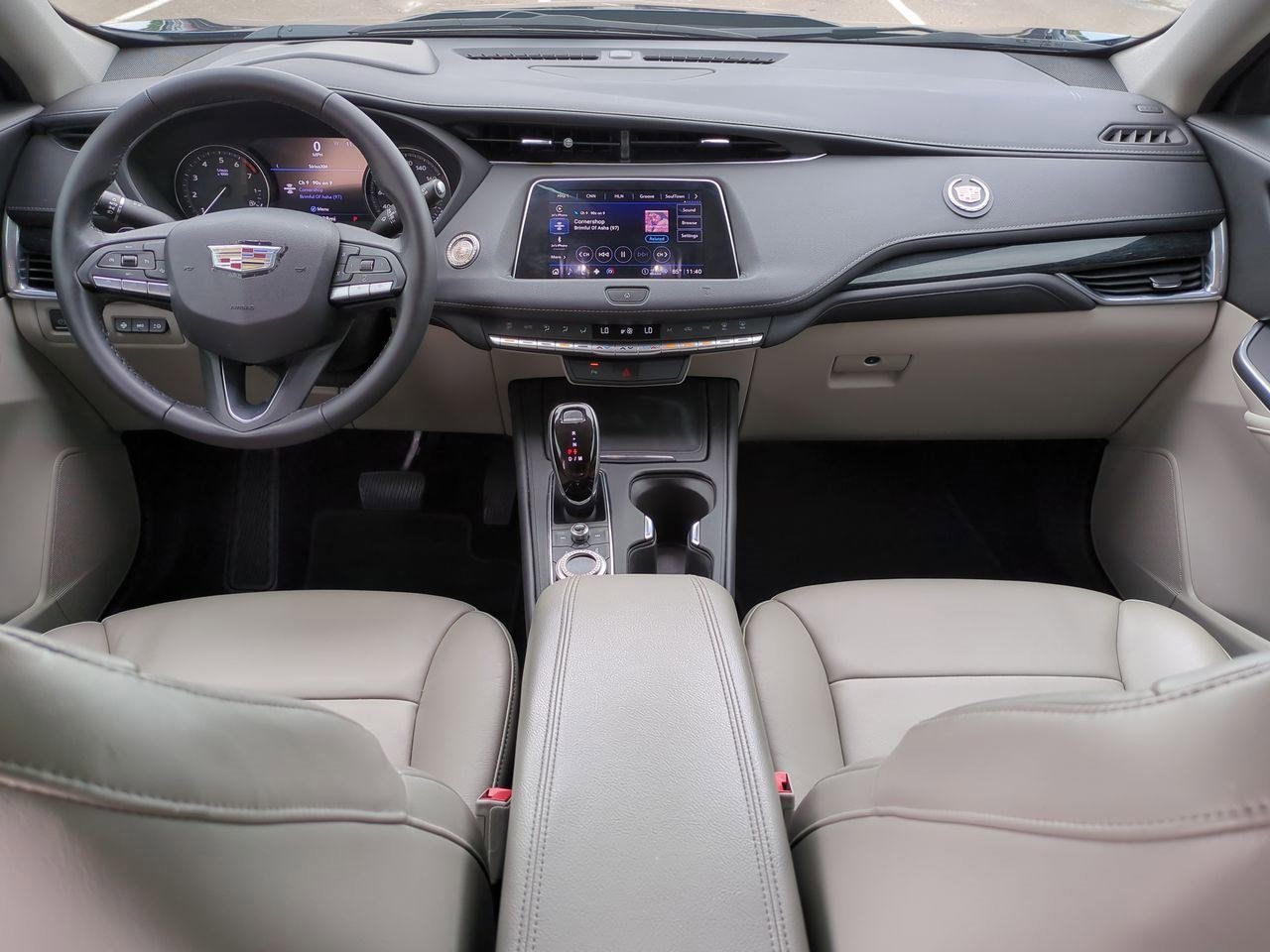 Thumbnail: 2021 Cadillac XT4 - 14
