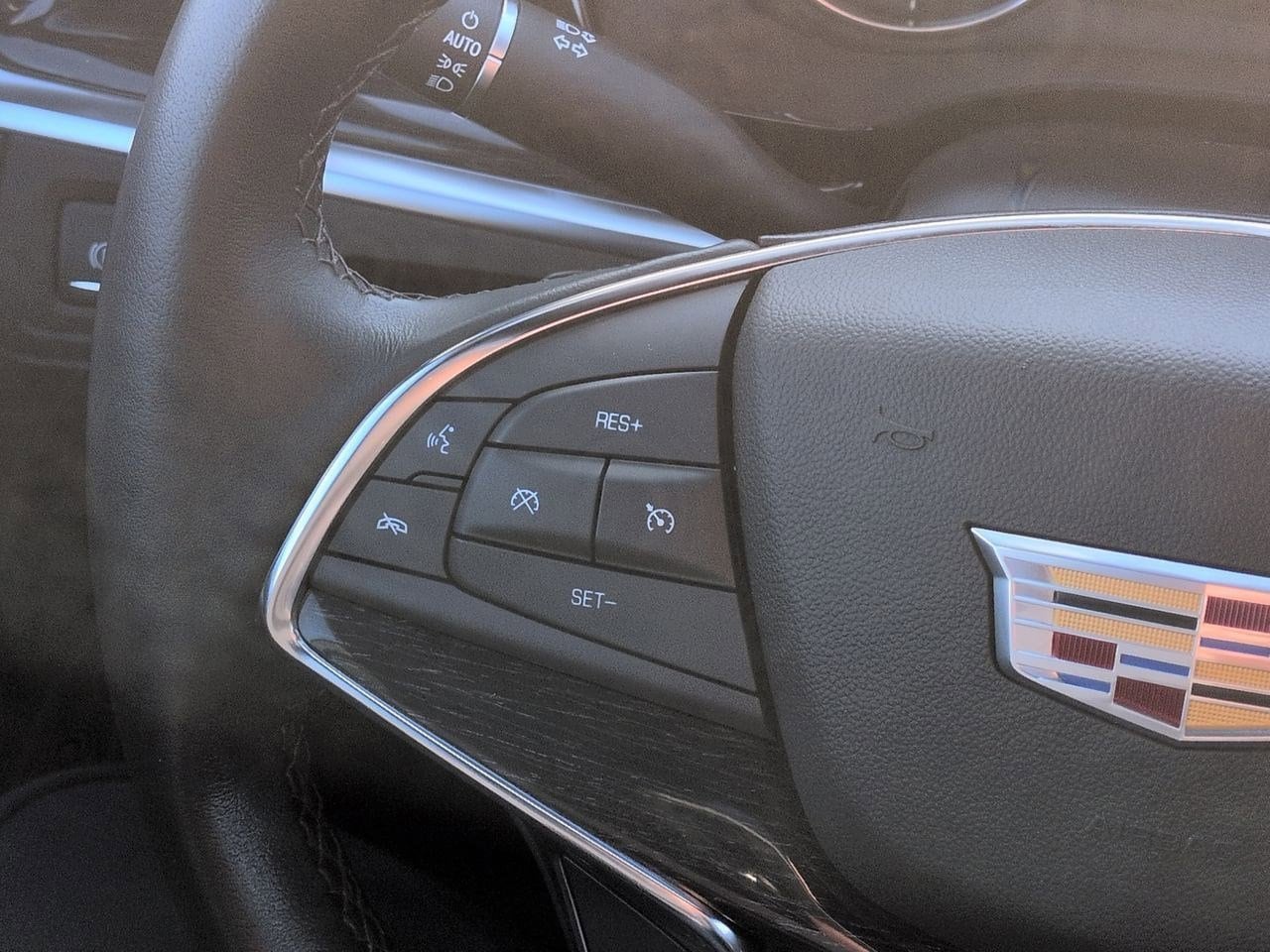 Thumbnail: 2023 Cadillac XT5 - 25