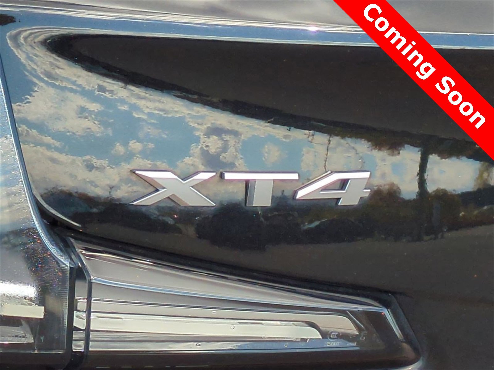 Thumbnail: 2023 Cadillac XT4 - 12